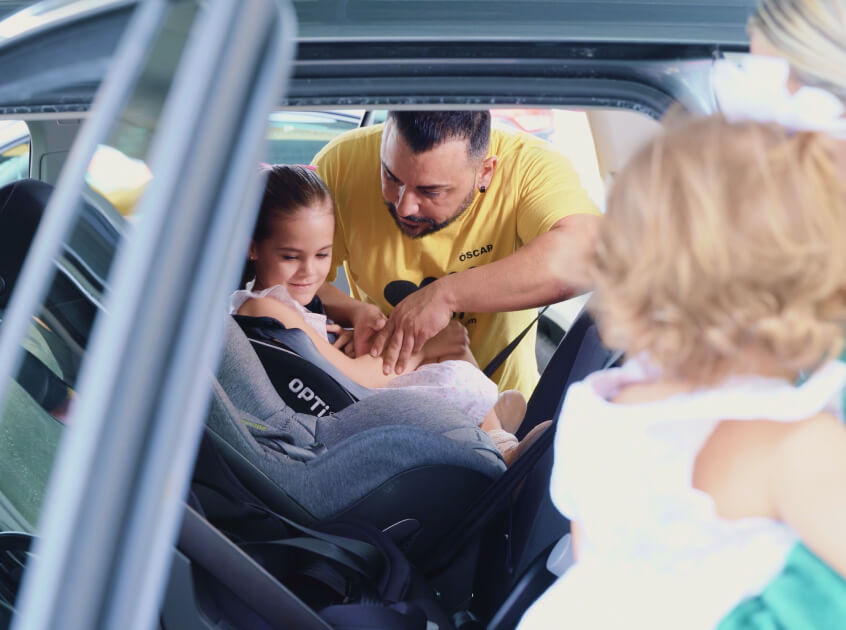 Oscar asesorando seguridad vial infantil